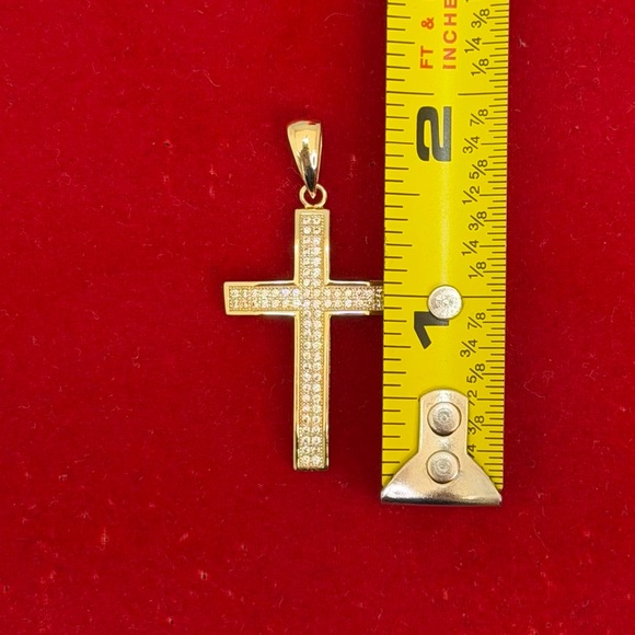 925 Sterling Silver 18K Gold Plated Cross Pendant Iced  CZ 6g Unisex - Picture 6 of 6